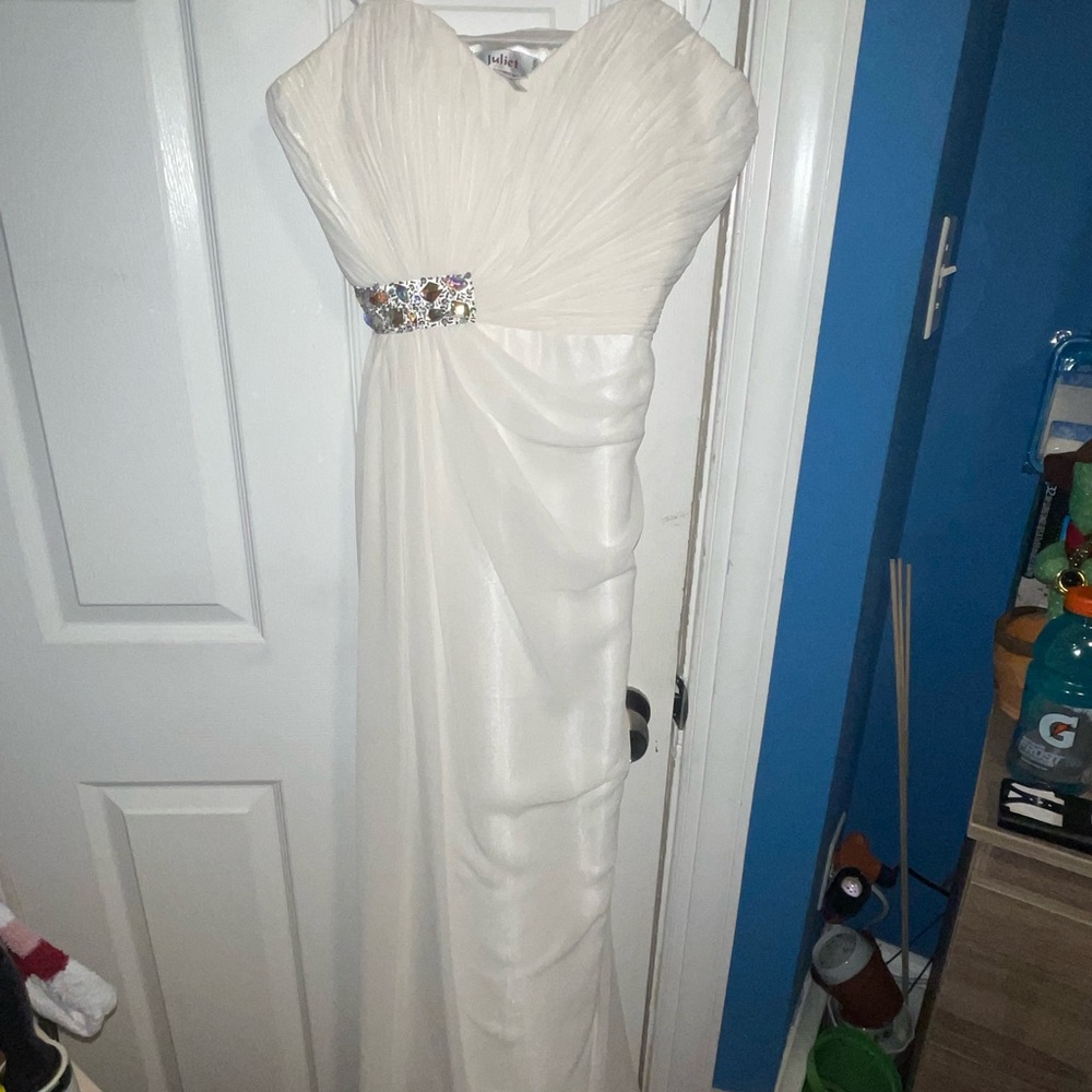 Elegant Cream Wedding Dress